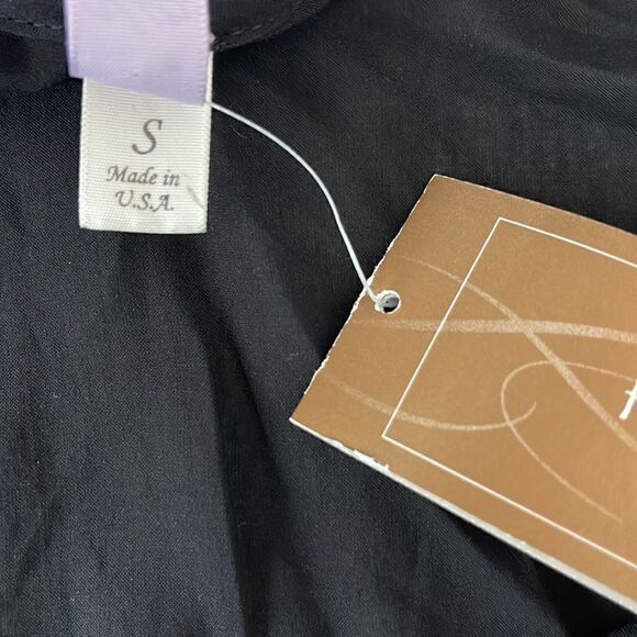 Alya Black Top with Cream Embroidery - Picture 5 of 6